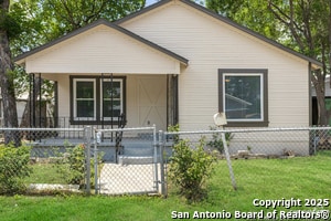 Building Photo - 1906 Montezuma St Rental