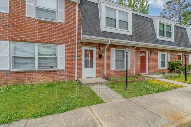 Photo - 358 Susan Constant Dr