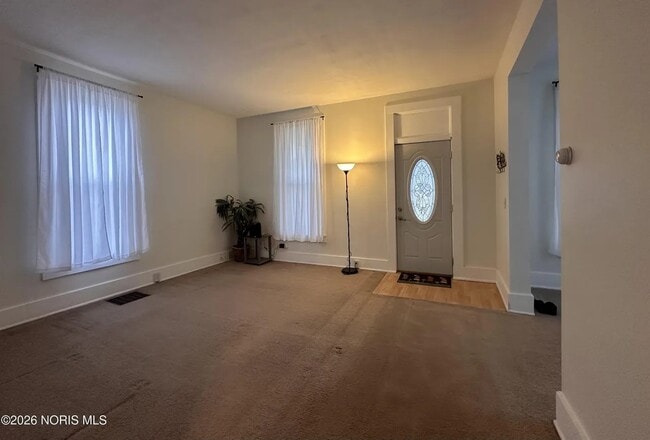 Photo - 320 W Lima St