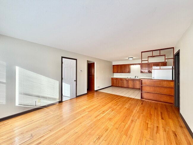 Photo - Lake Point Apartments