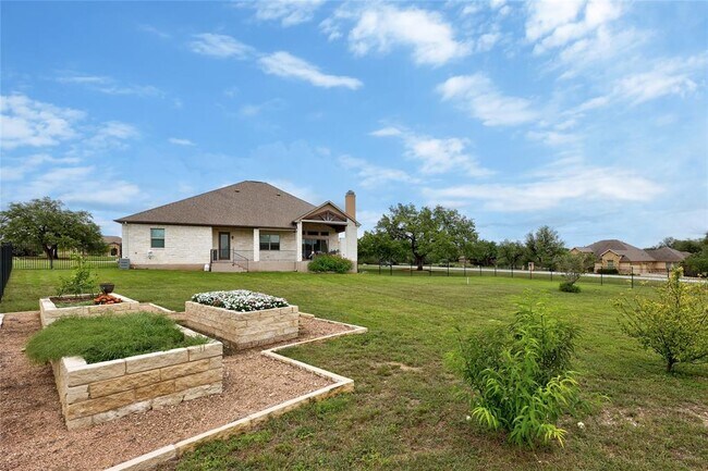 900 Hawthorne Loop