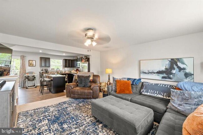 Photo - 350 Sage Cir
