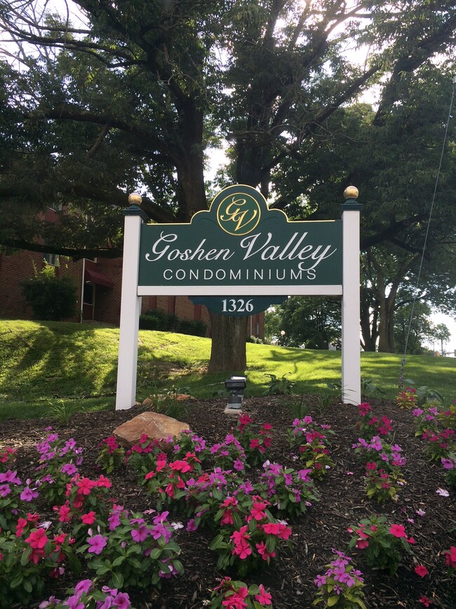 Photo - 2022 Valley Dr Unit 1