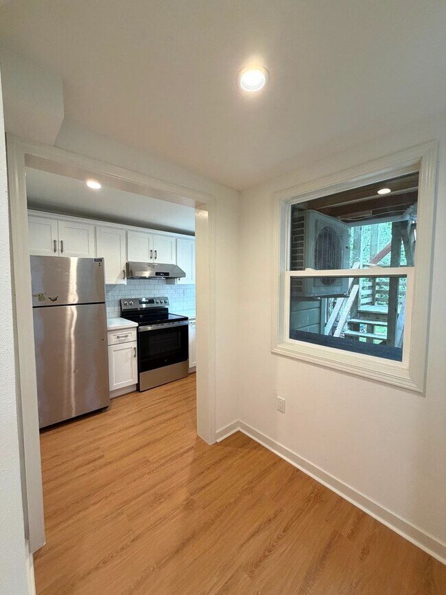 Photo - 1670 Page St Unit 1670 A