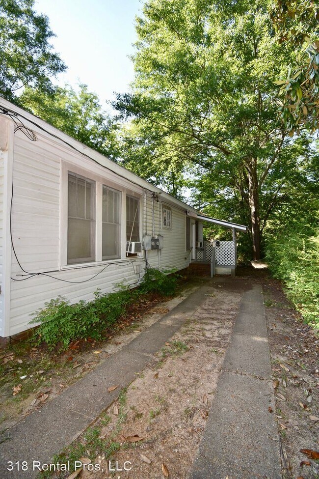 Photo - 1 br, 1 bath House - 211 E Arizona