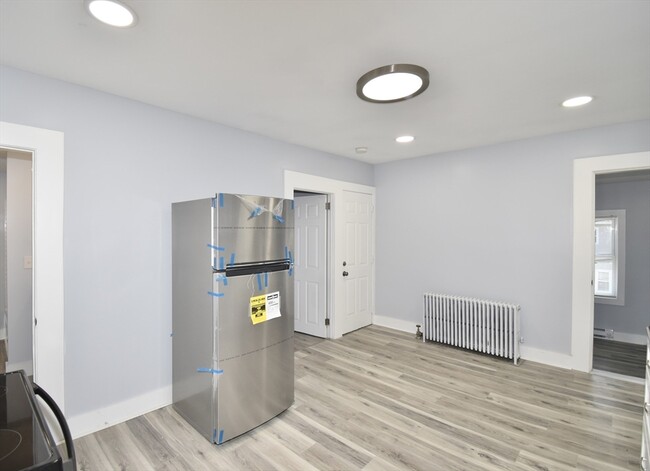 Photo - 30 Day St Unidad 2