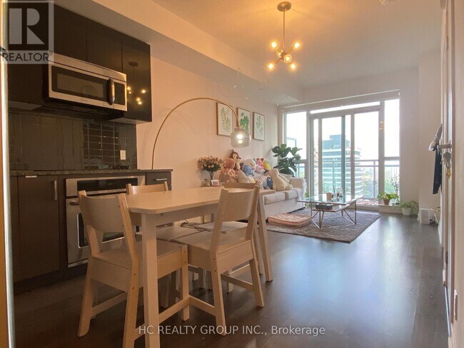 Photo - 98 Lillian St Unit 1718