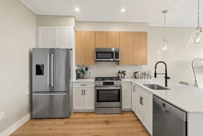 Building Photo - 70 Leo M Birmingham Pkwy Unit 507