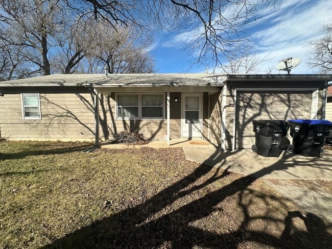 Building Photo - Charming 2 bed, 1 bath ranch home
