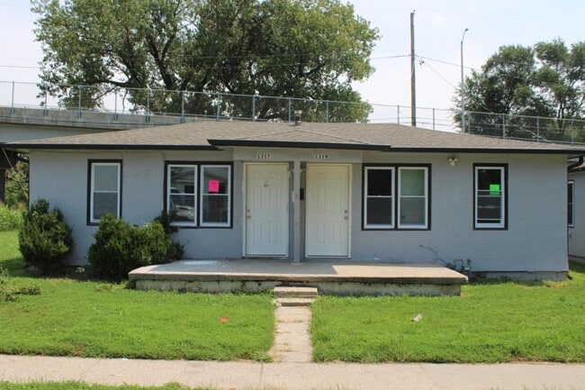 Building Photo - 1317 S 29th St Rental