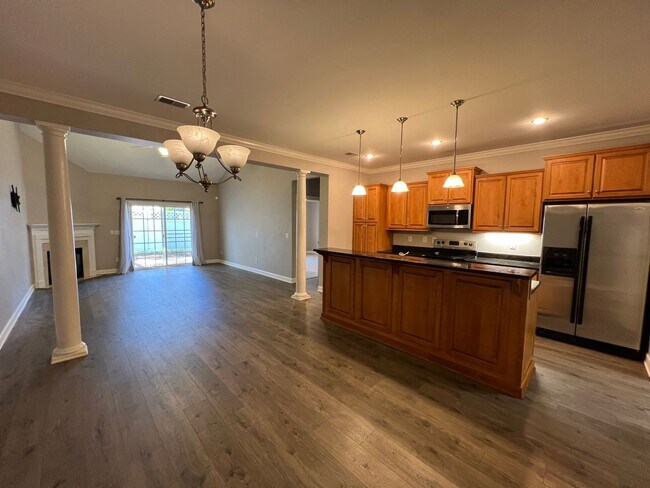 Photo - Spacious 3-Bedroom Townhome in The Retreat...