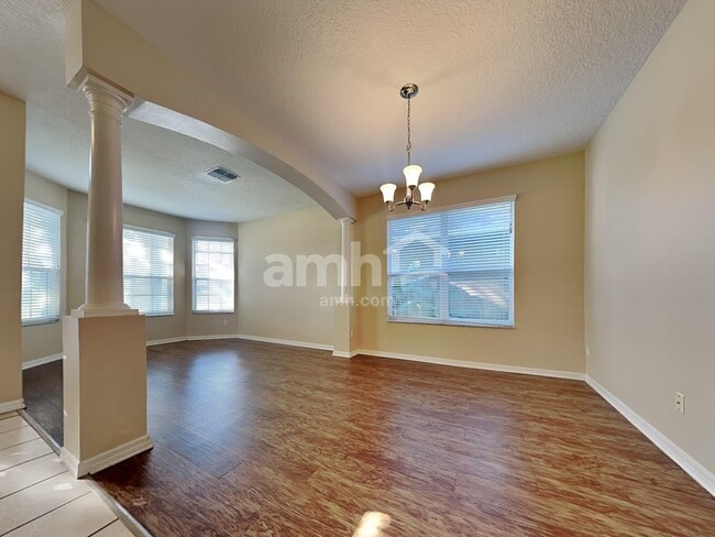 Photo - 1727 Lakelet Loop