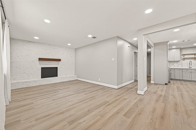 Photo - 1611 Drexel Dr