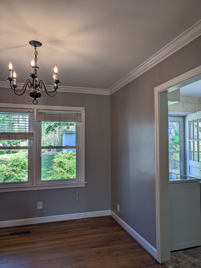 Dining room - 2221 California St SE Casa