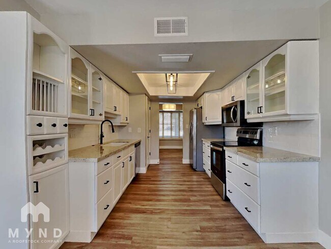 Photo - 7043 E Hearn Rd