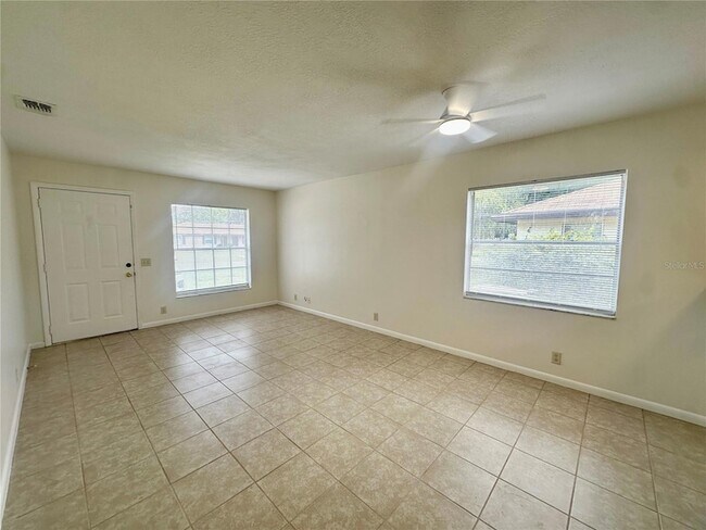Photo - 5638 Struthers Ct