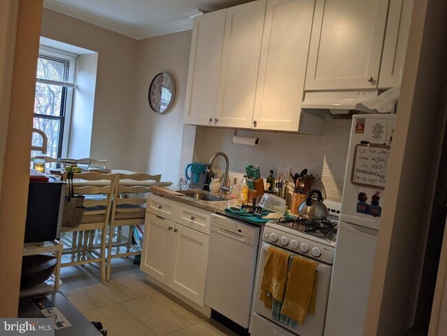 Building Photo - 152 N 21st St Unit 3F