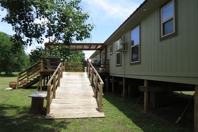 Photo - 177 White Oak Dr
