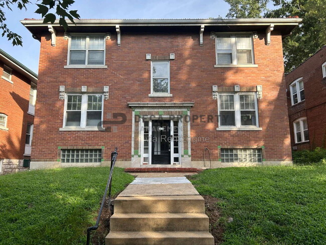 Building Photo - 1177 Moorlands Dr Unit Apartment 2n