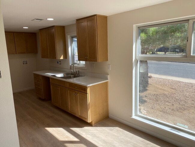 Photo - 11113 Haines Ave NE