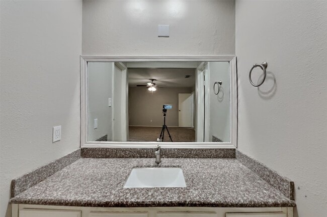 Photo - 11 Fiddleleaf Ct