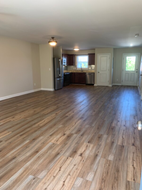 Photo - 303 2nd St