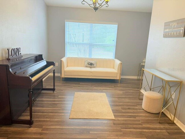 Photo - 3201 Saturn Ct