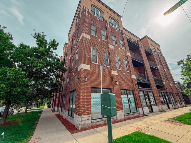 Photo - 3954 N Oriole Ave Unit 404