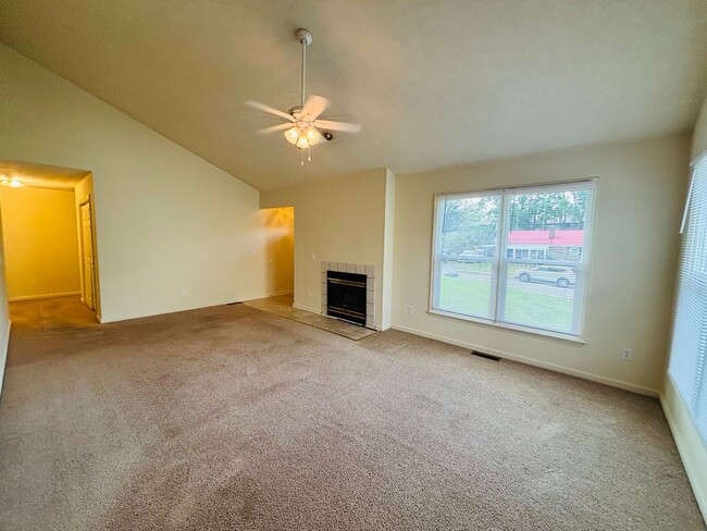 Photo - 205 Broce Dr