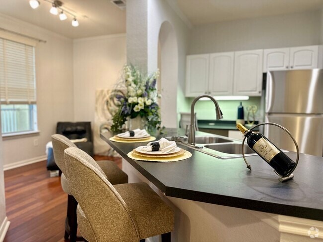 Building Photo - FULLY FURNISHED with King Bed-Pool View 1b... Rental
