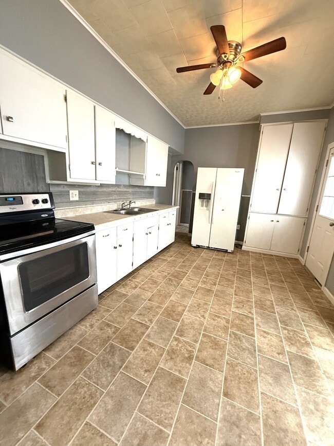 Photo - 424 W 17th St Unit 1