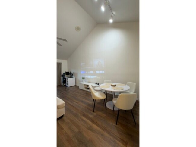 Photo - 1 bed 1 bath condo at The Hamptons @ Metro West ($950 security deposit)