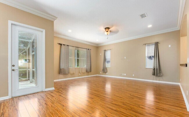 Photo - 1088 Grove Park Cir