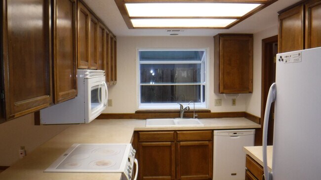 Photo - 570 Velopa Ct