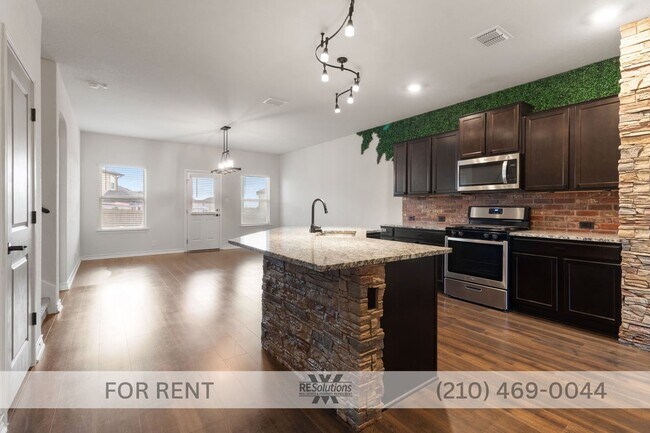 2022 Valley Ranch 5-Bedroom | Primary Suite Downstairs | 3.5 Baths | Resort-Style Amenities