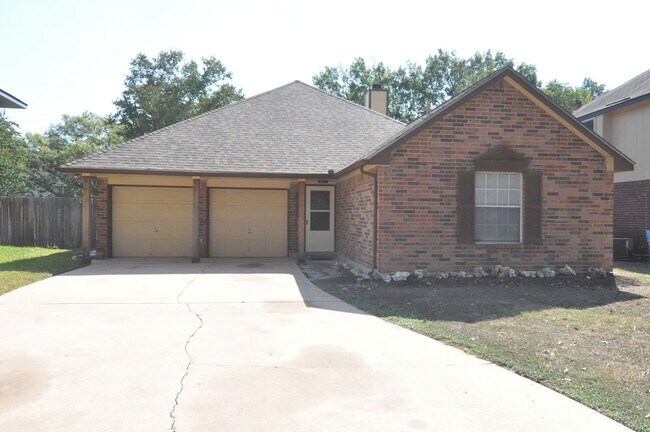 Building Photo - Freshly Painted! 1 Story with 3 bed/2bath.... Rental