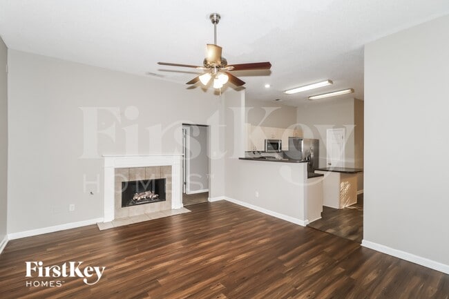 Photo - 865 Abbey Grove Ln