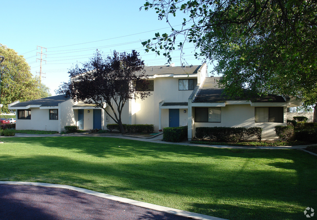 Photo - 7995 Telephone Rd Apartments