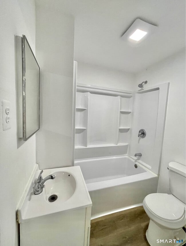 Photo - 449 Wilson St