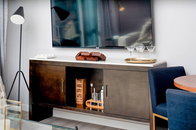 Photo - 240 Congress Ave Unidad SI FL4-ID1380089P