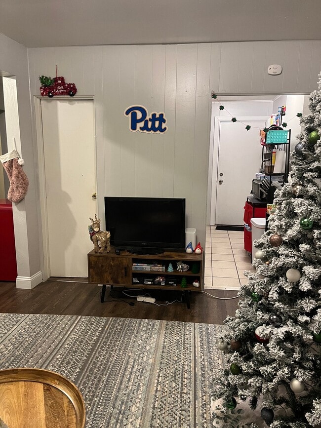 Photo - 3209 Ward St Unit 1