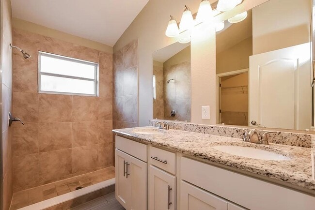 Photo - 87 Pine Forest Pl