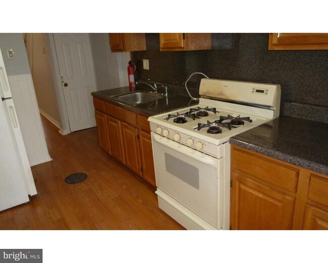 Photo - 2575 E Huntingdon St