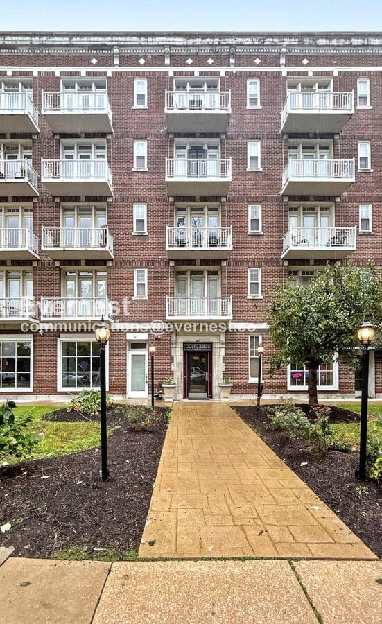 Photo - 5316 Pershing Ave Unit APT 412