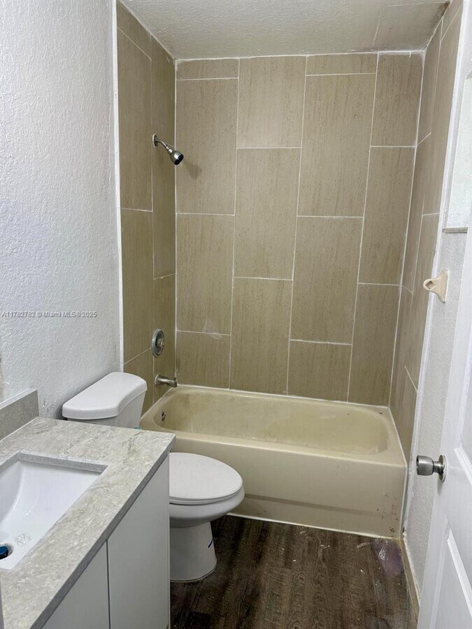 Photo - 621 SW 10th St