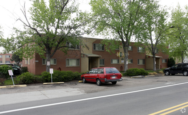 Building Photo - LaRonja Apartments