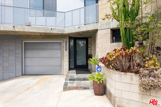 Photo - 2216 Bancroft Ave