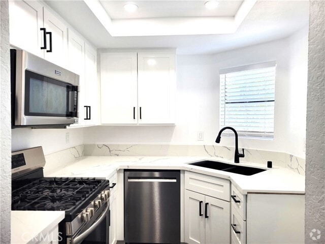 Building Photo - 12464 Montecito Rd Unit 8 Rental