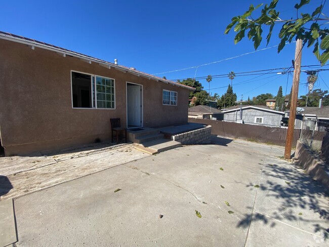 Building Photo - 3988 Teak St Rental