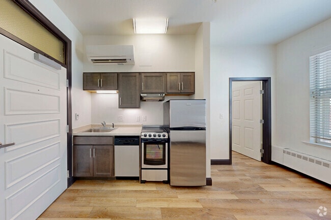 1BR, 1BA - 300SF - Kitchen